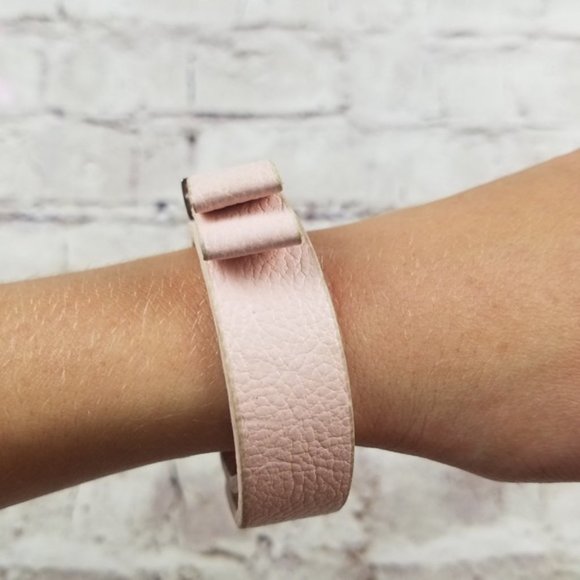 BCBGeneration Light Pink Faux Leather Bow Bracelet Glam Vegan Classic Preppy - Picture 2 of 8